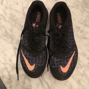 Nike women’s sneakers